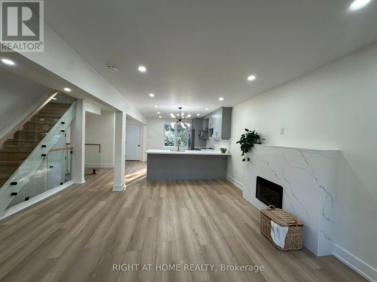210 DEARBORN AVENUE