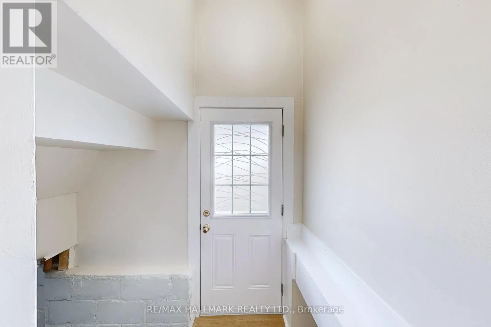 611 ATHOL STREET