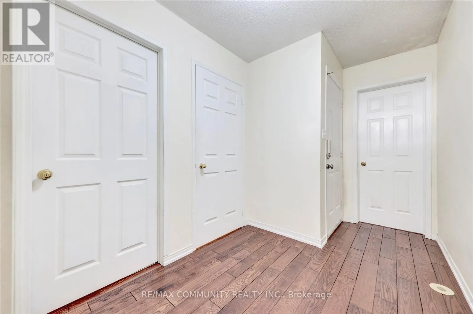 63 - 2758 EGLINTON AVENUE E