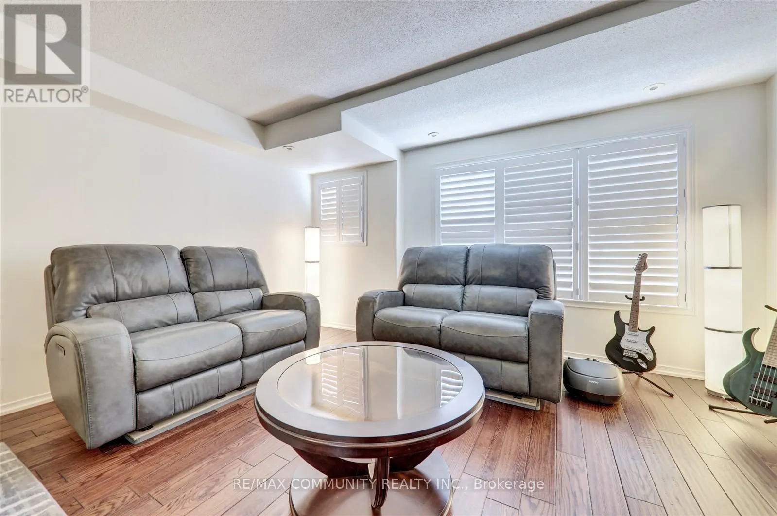 63 - 2758 EGLINTON AVENUE E
