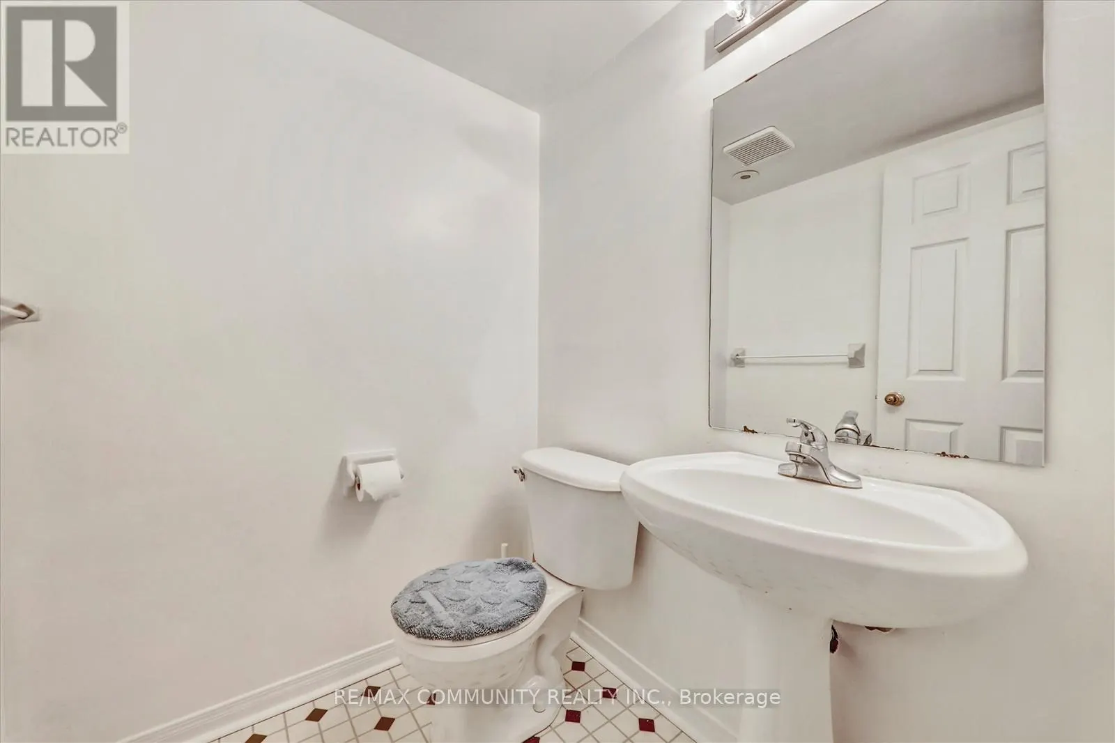 63 - 2758 EGLINTON AVENUE E