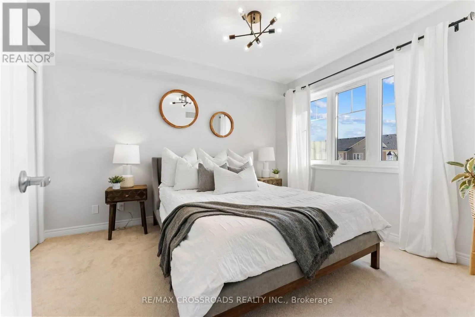 64 TABARET CRESCENT