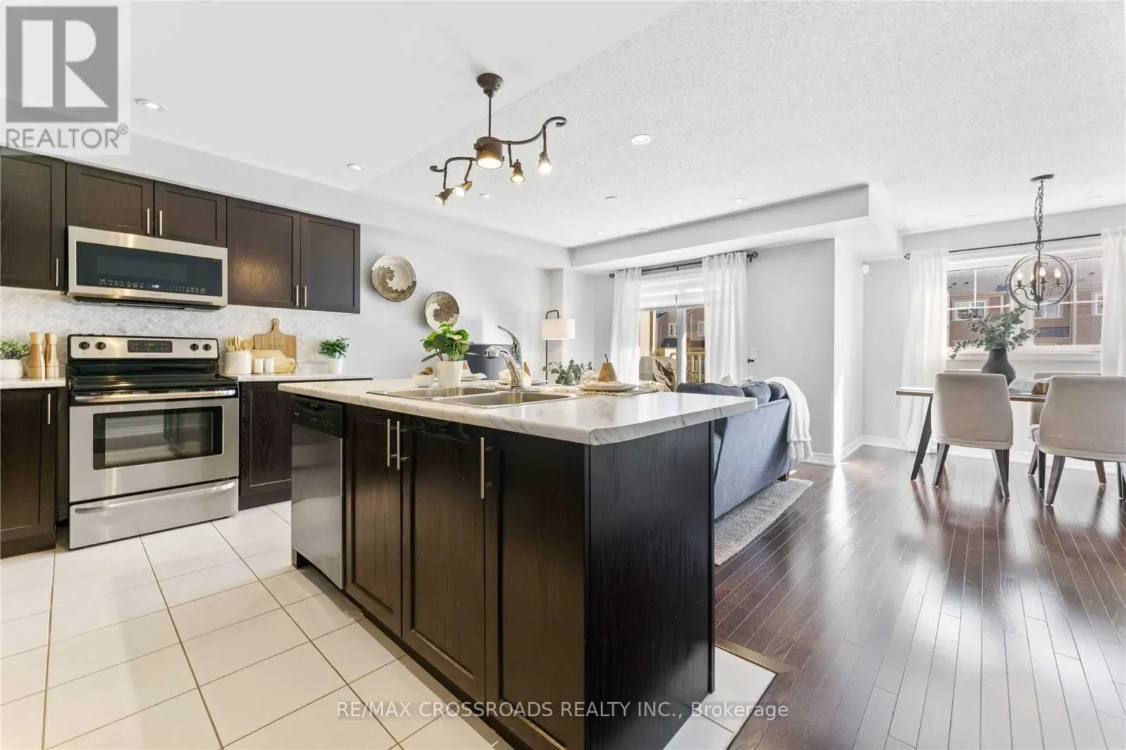 64 TABARET CRESCENT