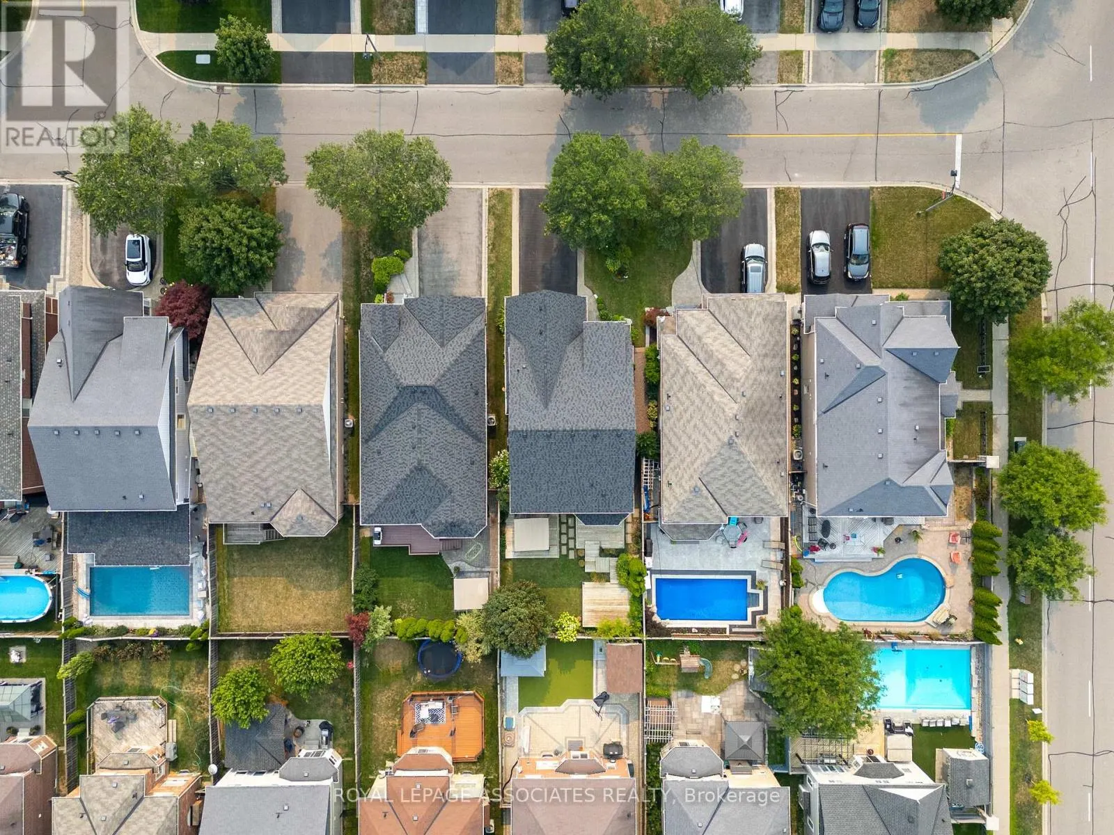 5 ROCKLAND CRESCENT