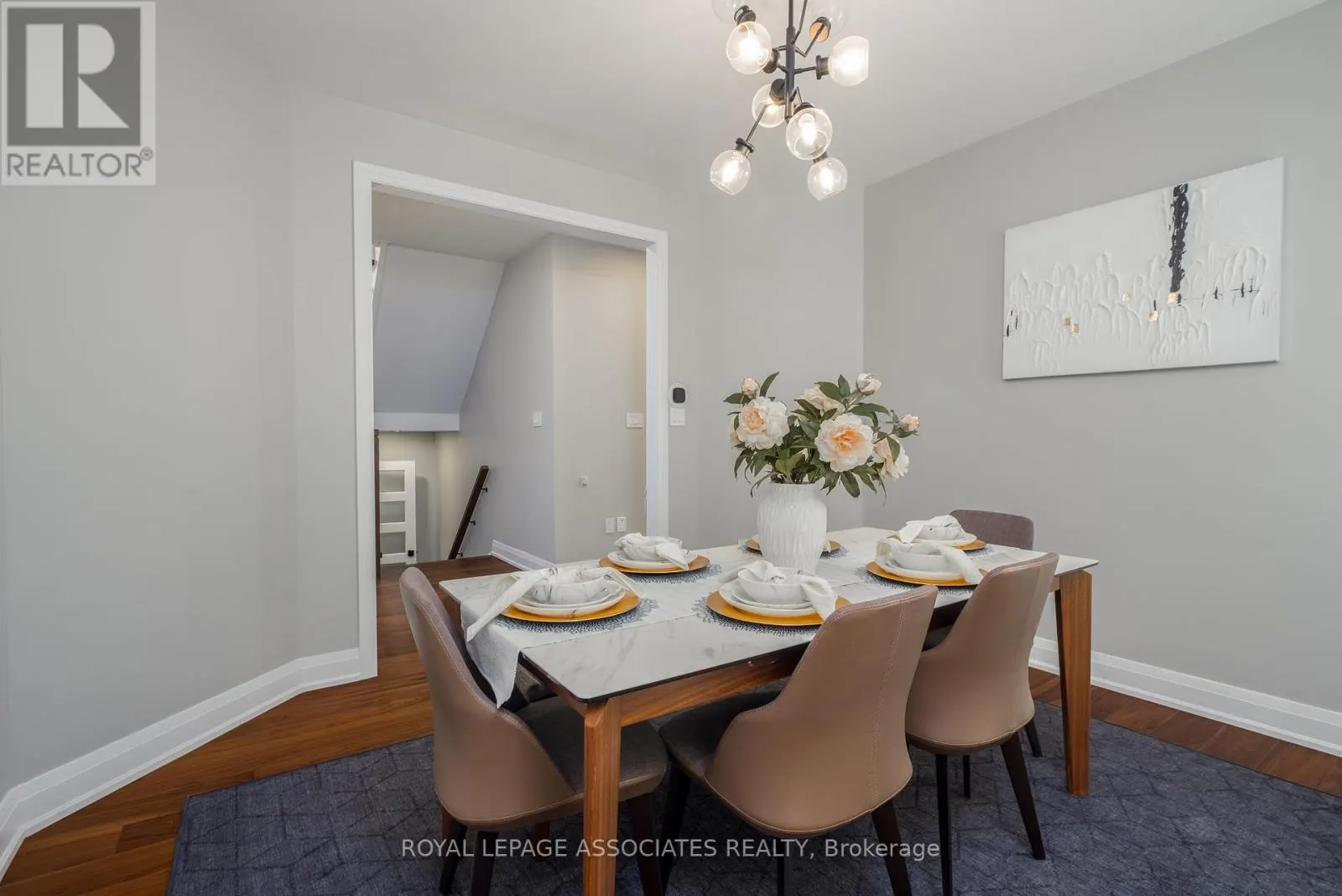 5 ROCKLAND CRESCENT
