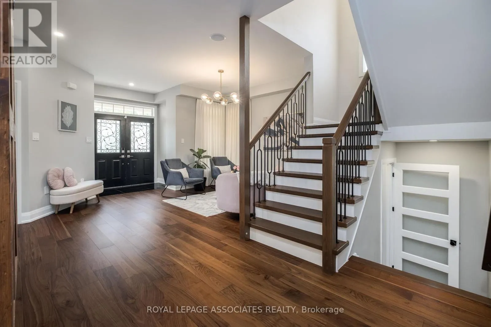 5 ROCKLAND CRESCENT