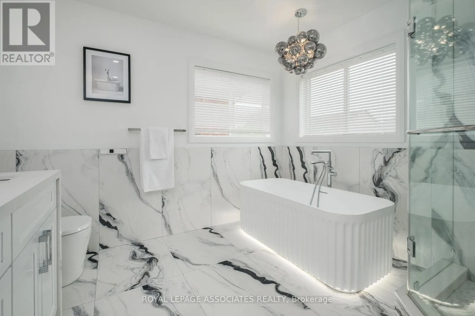 5 ROCKLAND CRESCENT