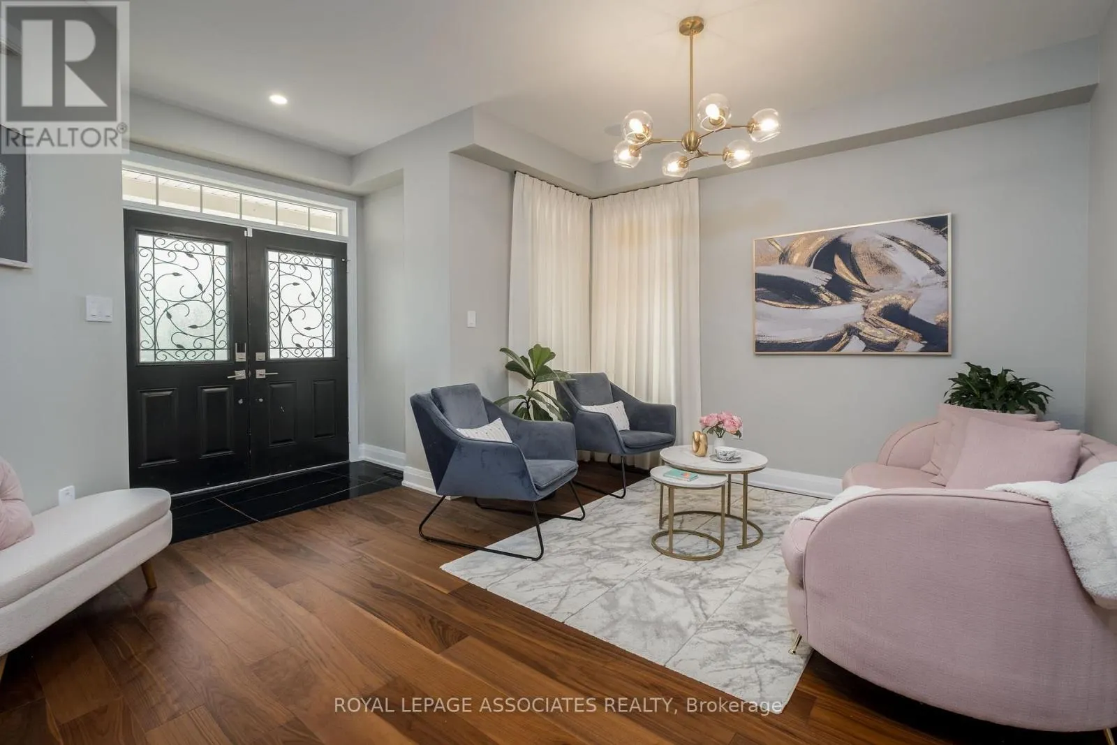 5 ROCKLAND CRESCENT