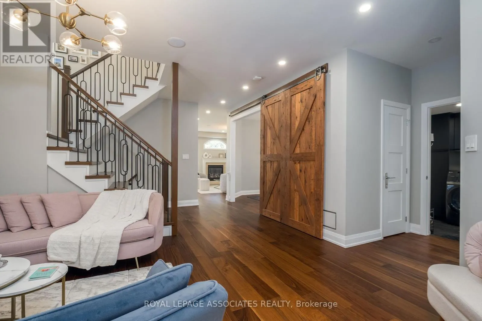 5 ROCKLAND CRESCENT