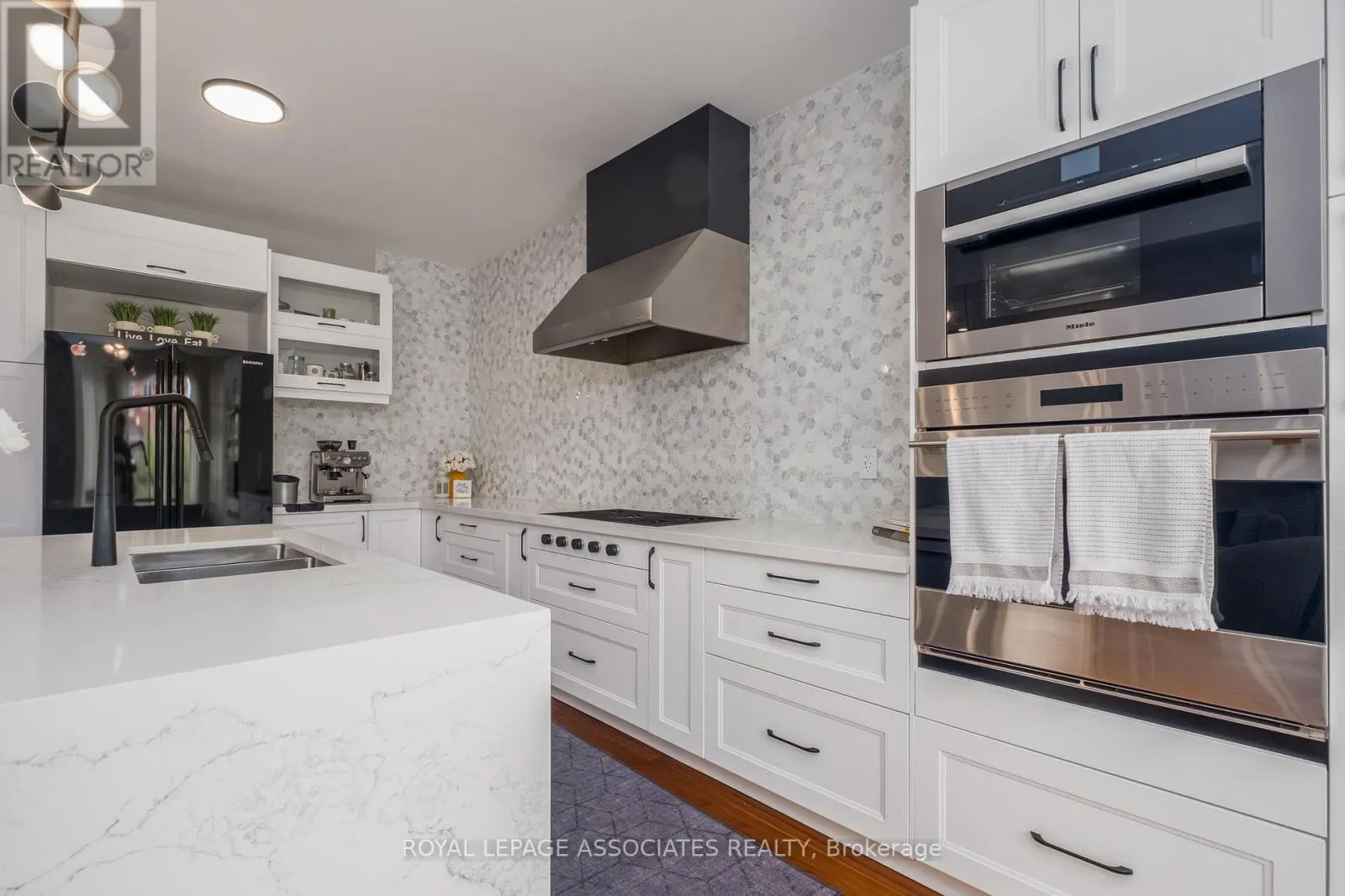5 ROCKLAND CRESCENT