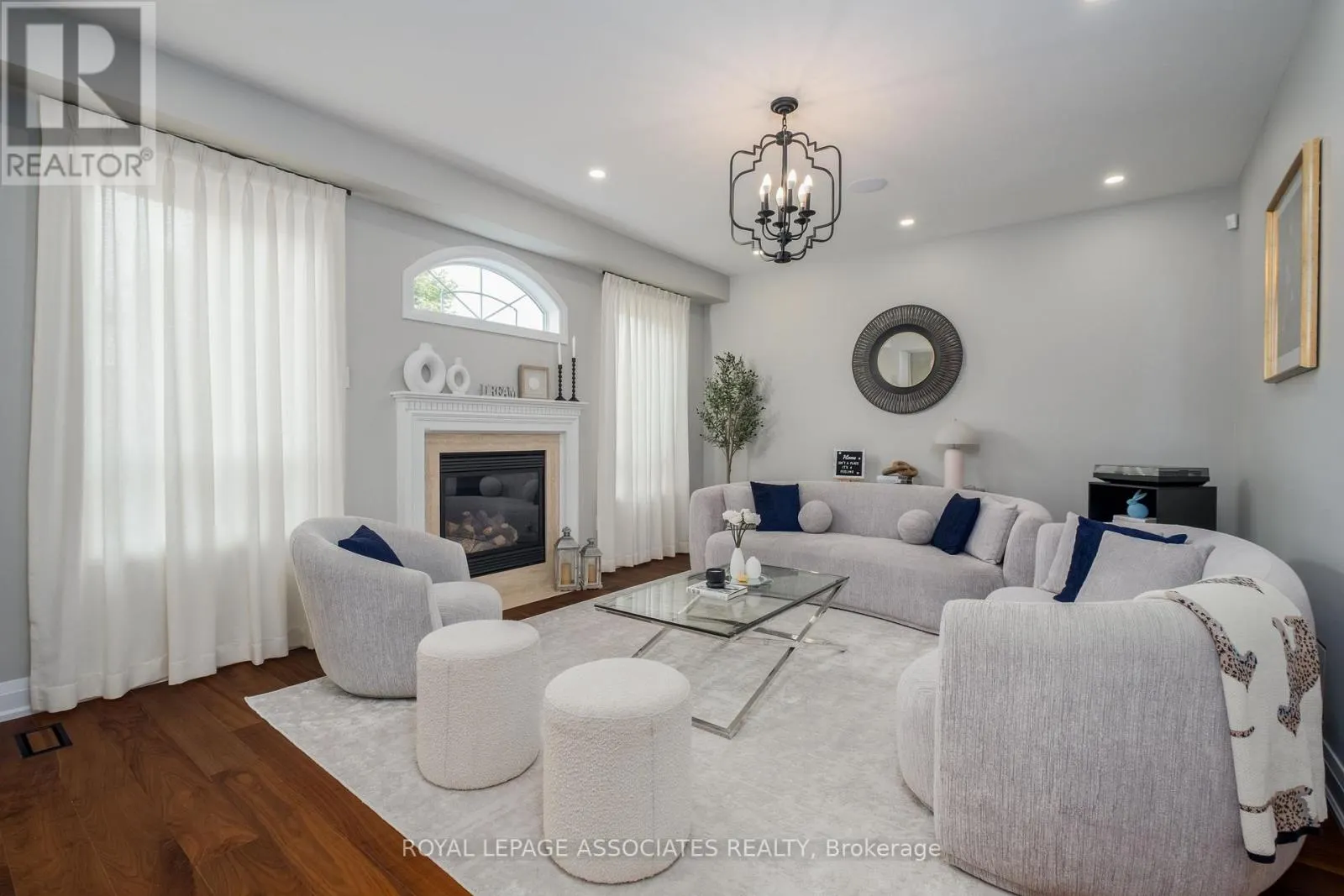 5 ROCKLAND CRESCENT