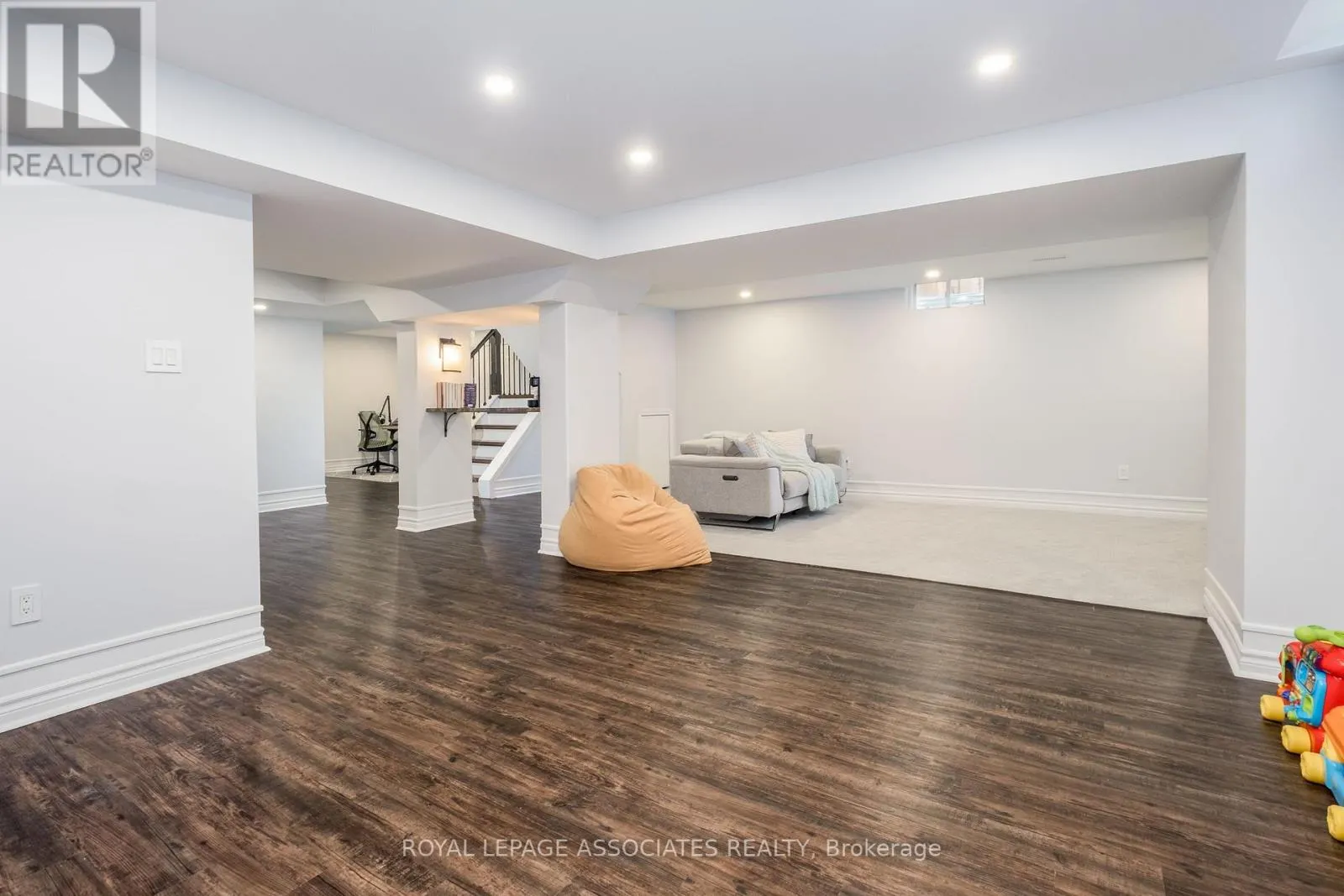 5 ROCKLAND CRESCENT