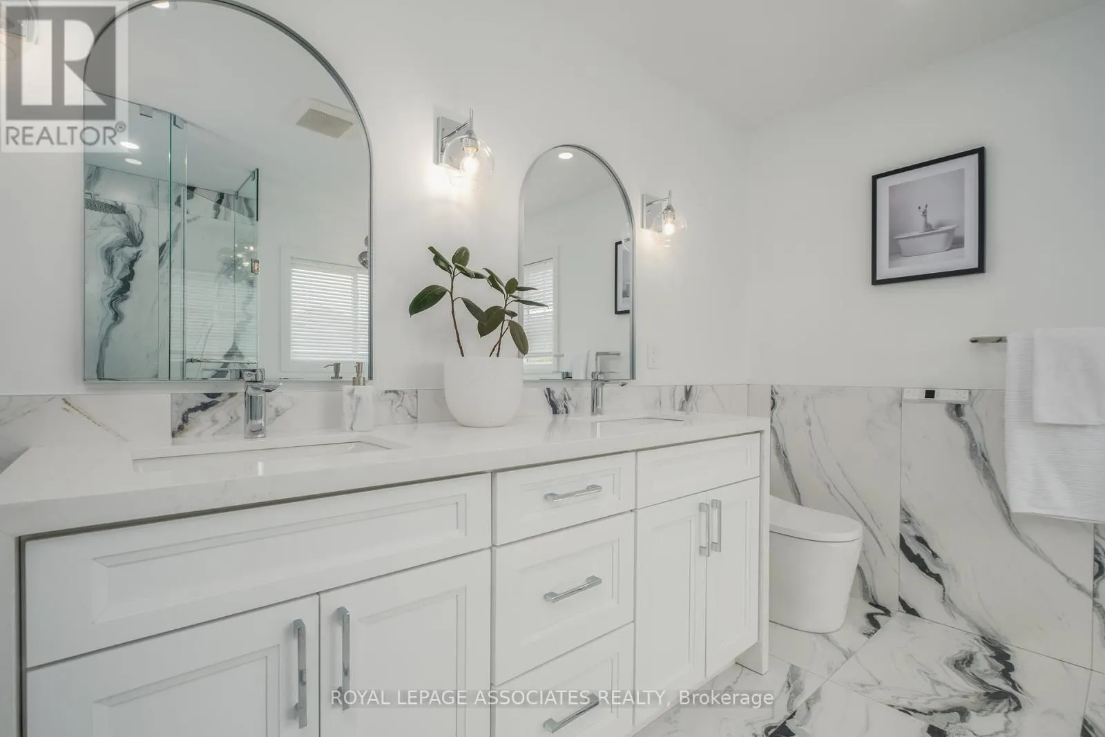 5 ROCKLAND CRESCENT