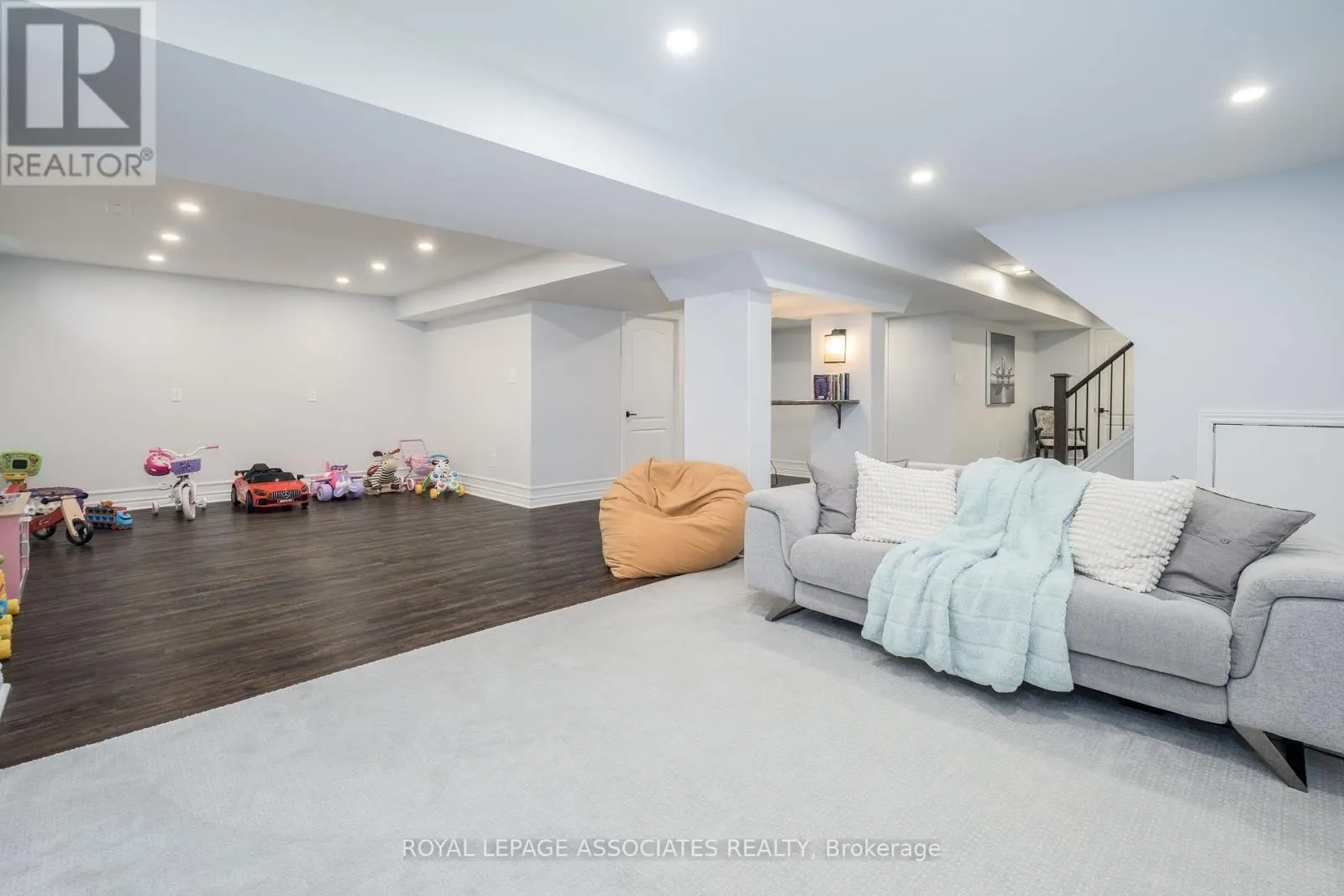 5 ROCKLAND CRESCENT