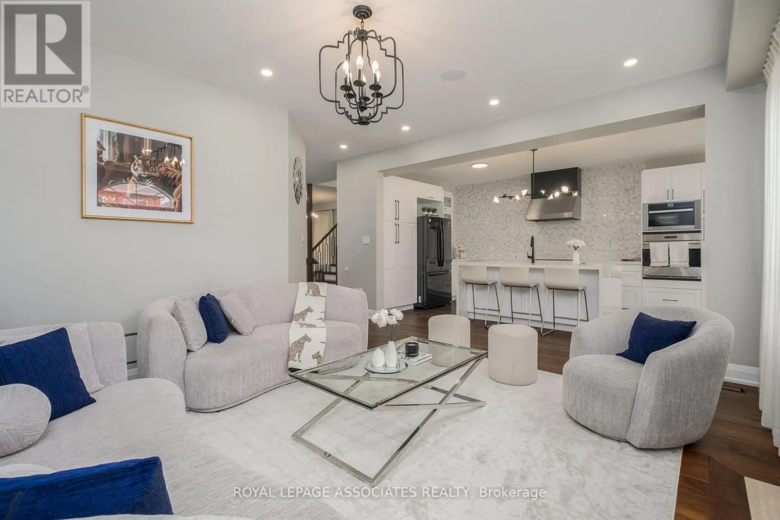 5 ROCKLAND CRESCENT