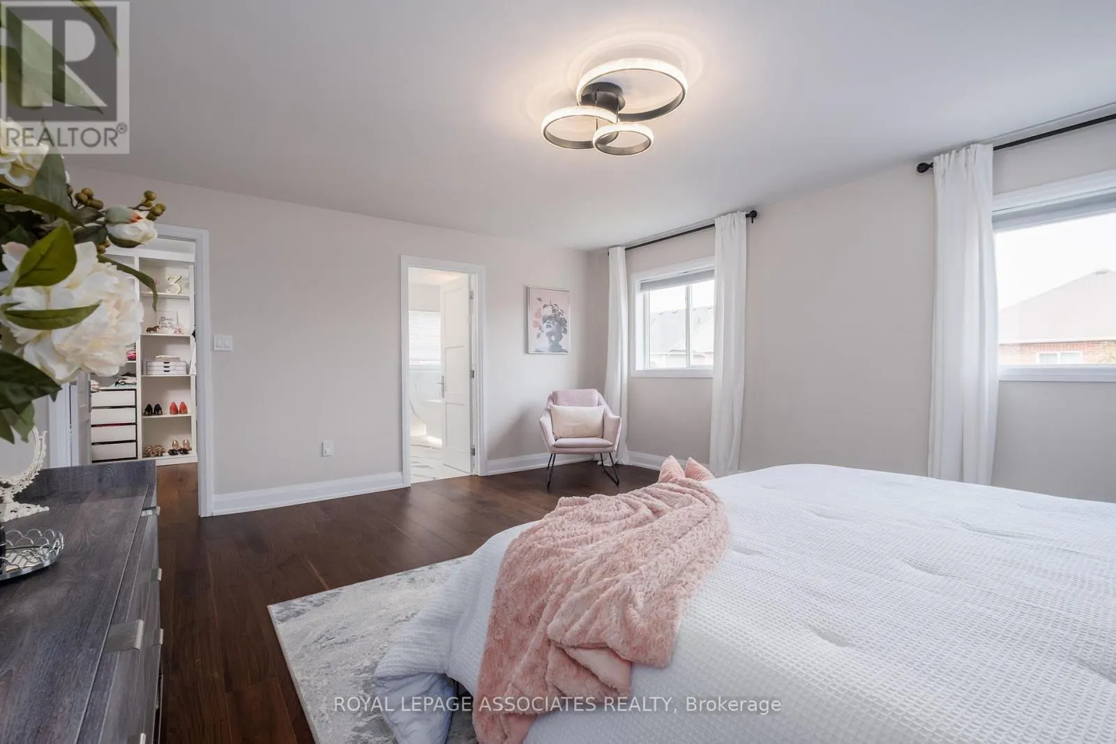 5 ROCKLAND CRESCENT