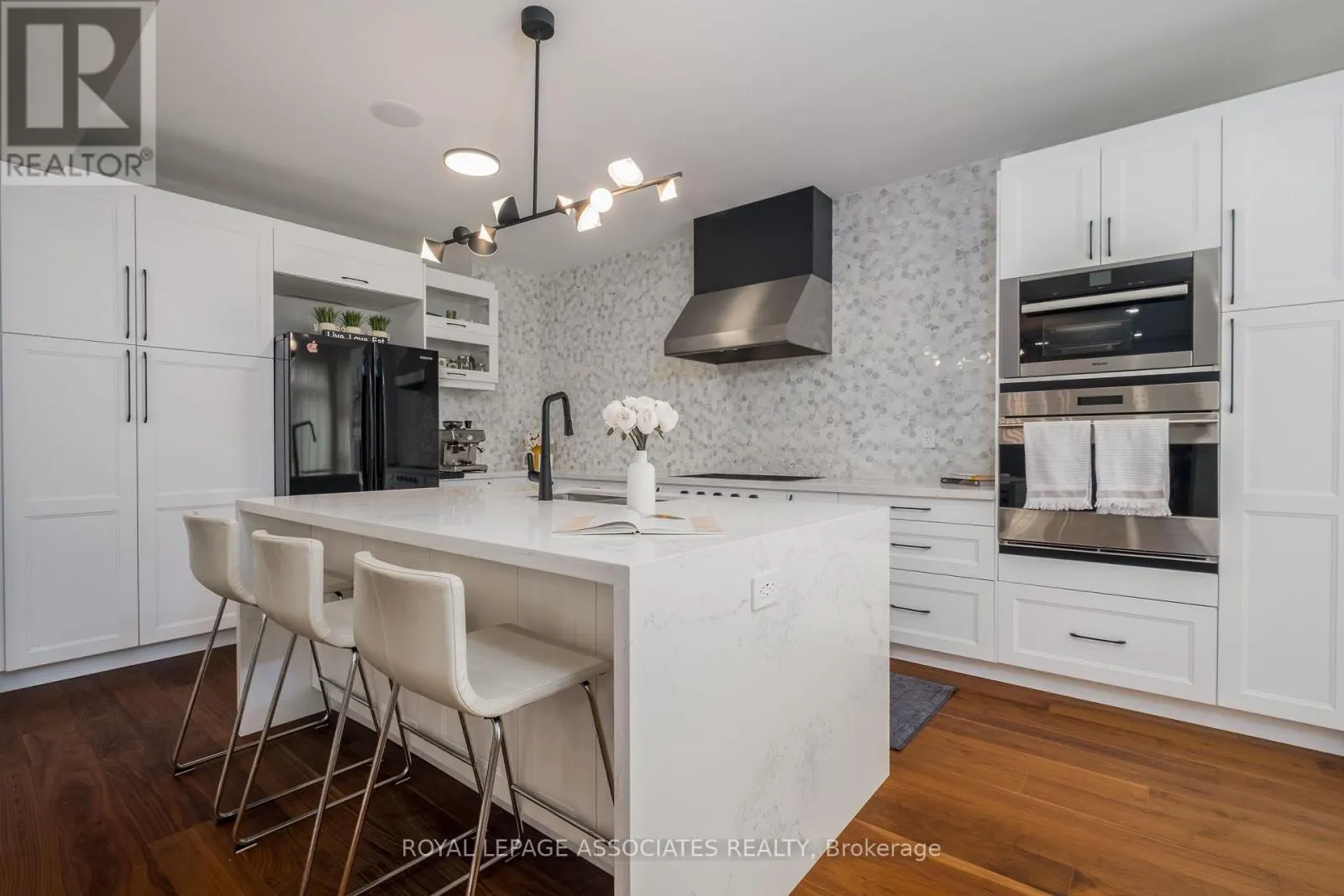 5 ROCKLAND CRESCENT