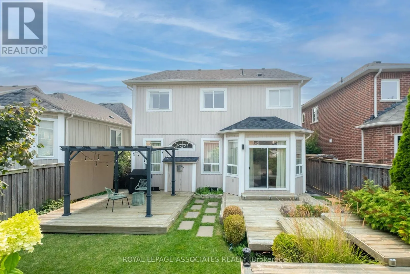 5 ROCKLAND CRESCENT