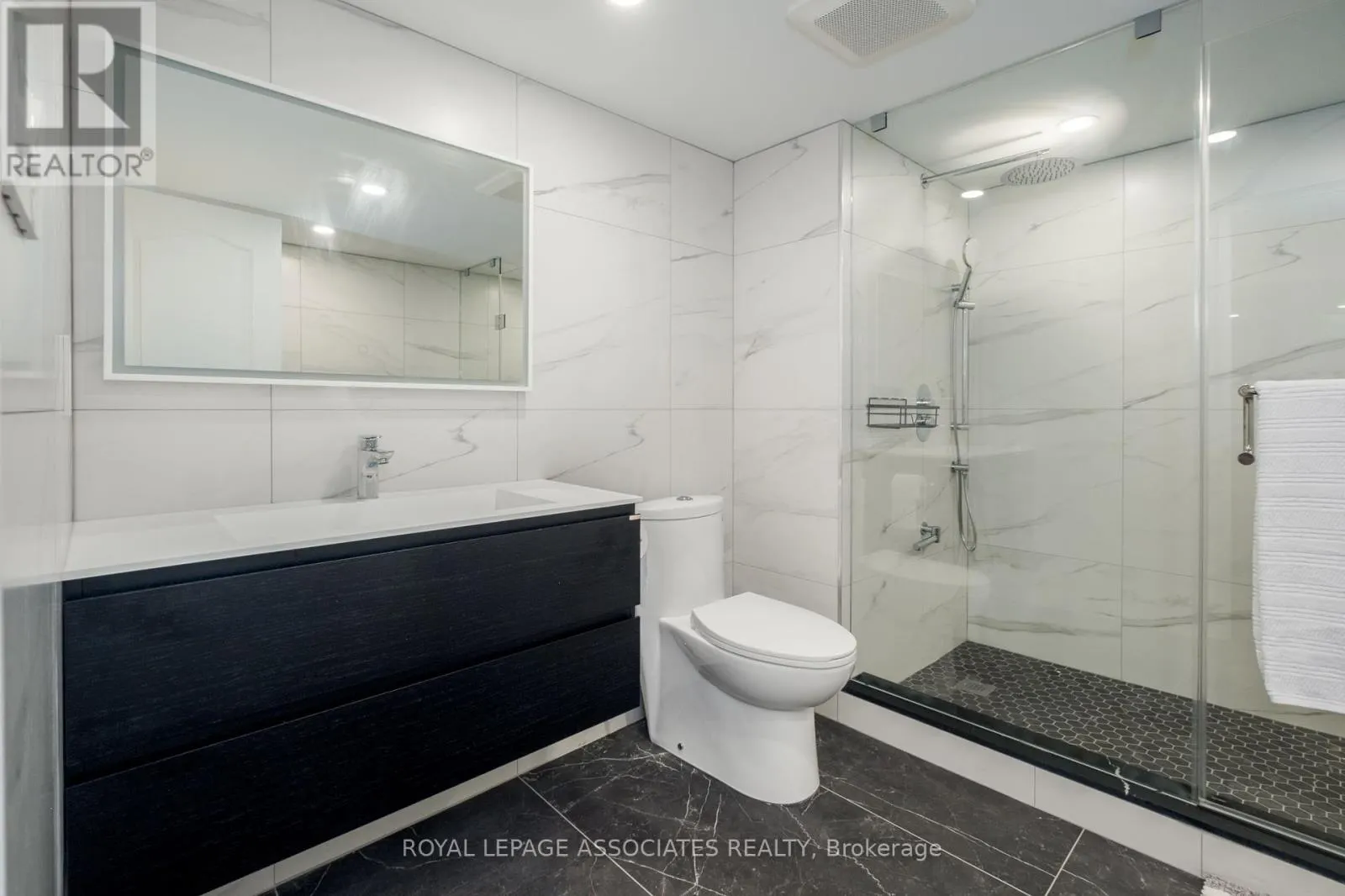 5 ROCKLAND CRESCENT