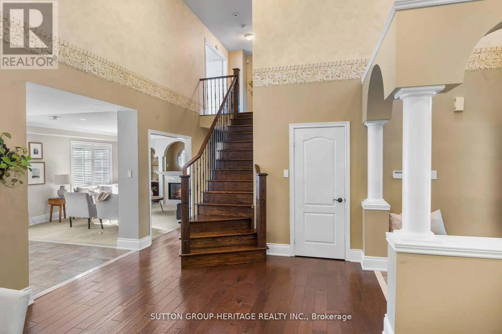 2300 ABBOTT CRESCENT