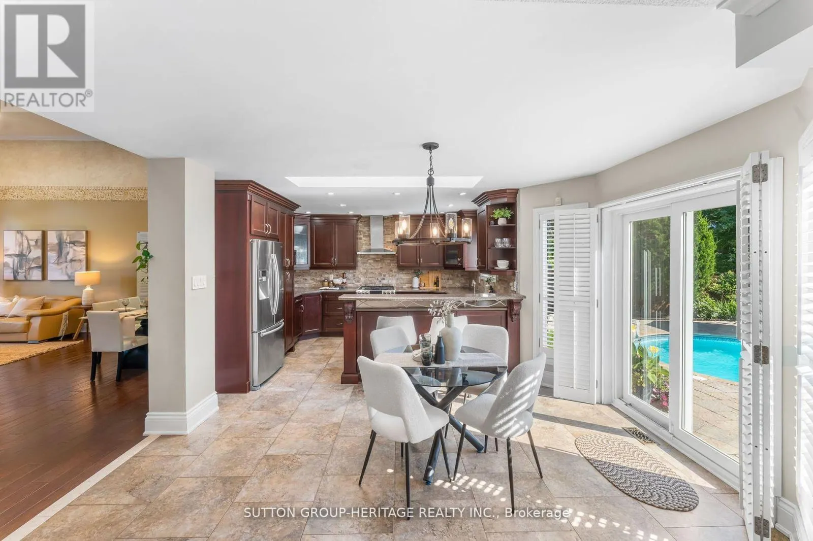 2300 ABBOTT CRESCENT