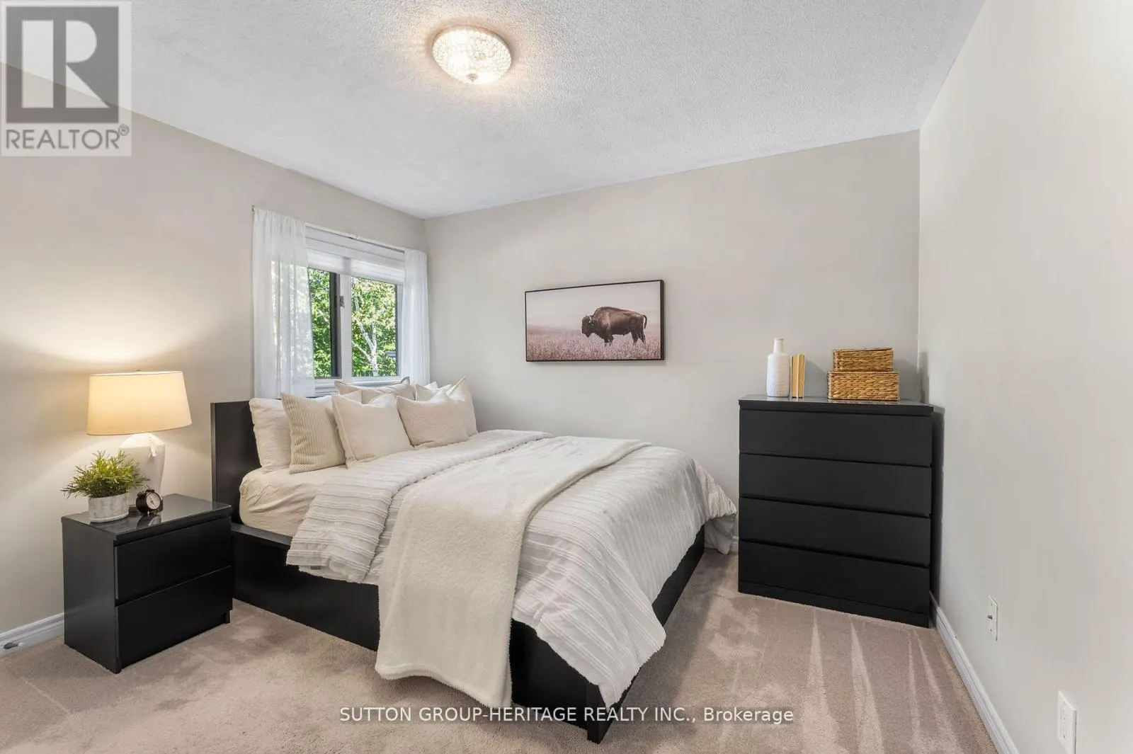 2300 ABBOTT CRESCENT