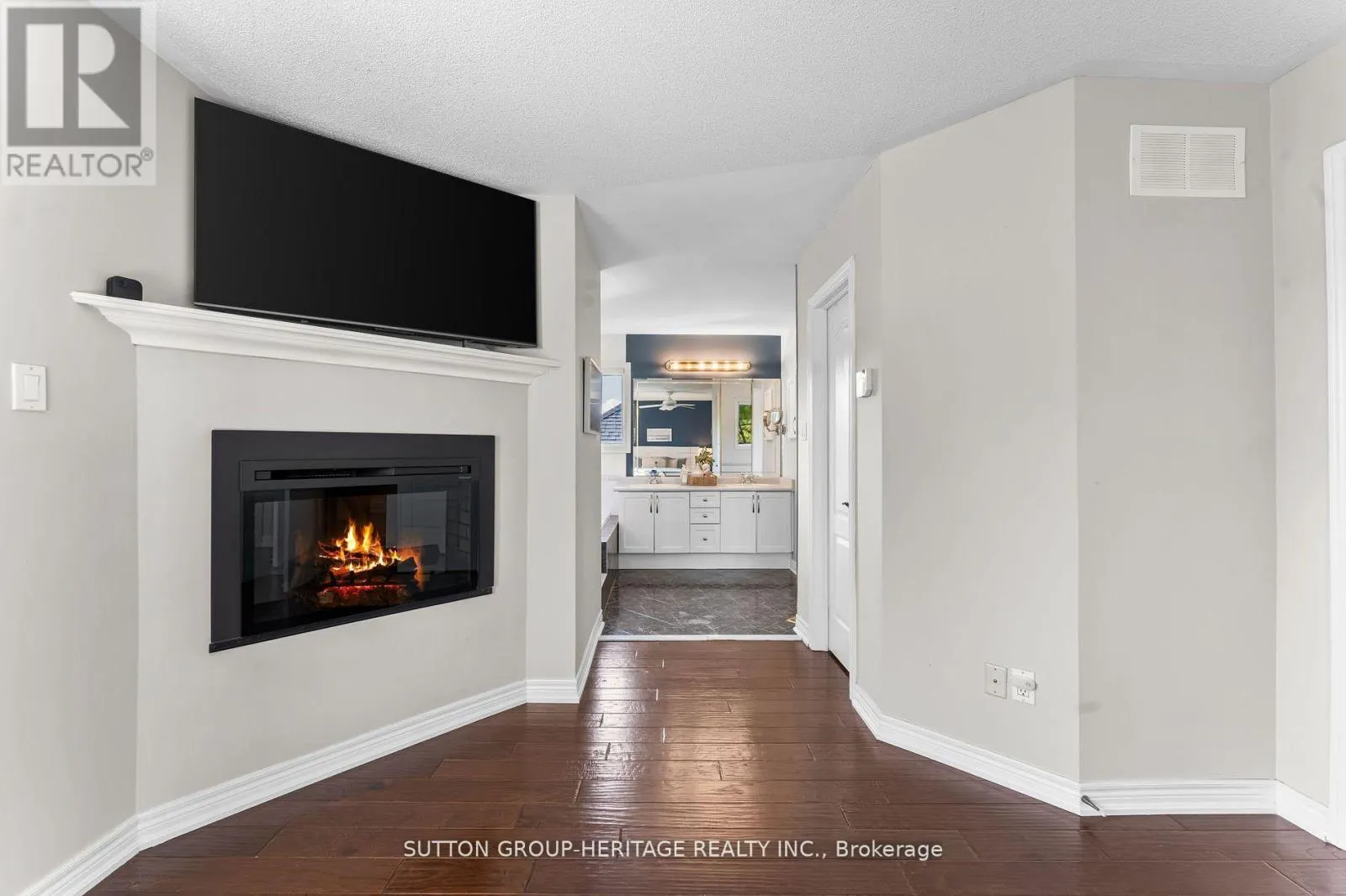 2300 ABBOTT CRESCENT