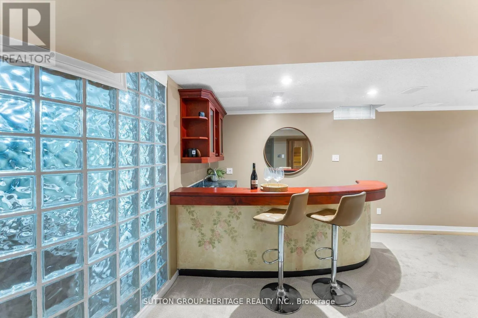 2300 ABBOTT CRESCENT