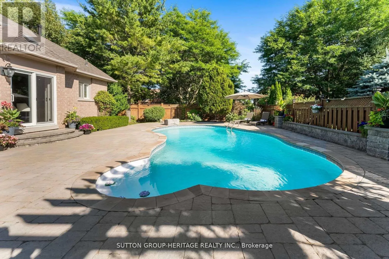 2300 ABBOTT CRESCENT