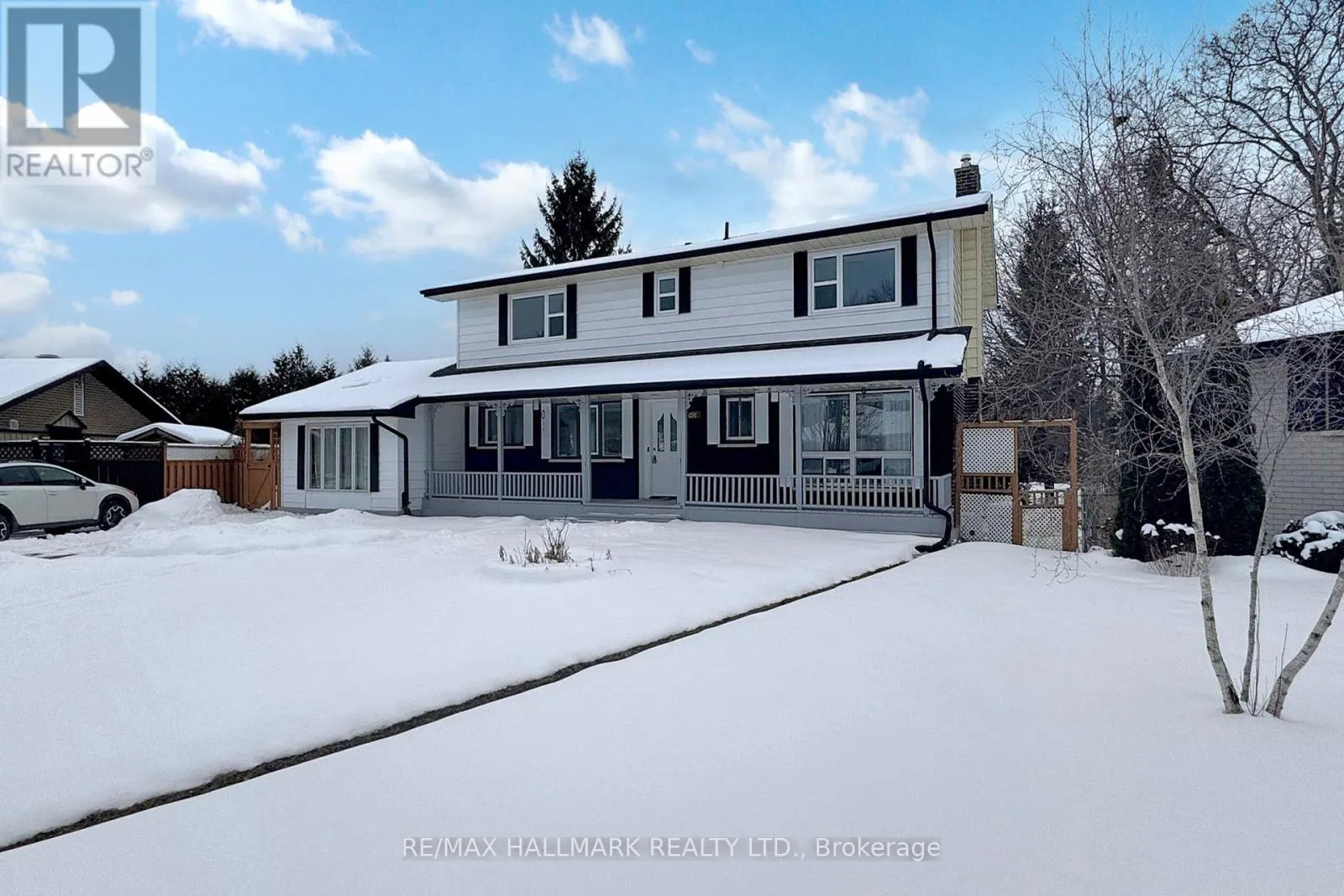 696 JASMINE CRESCENT