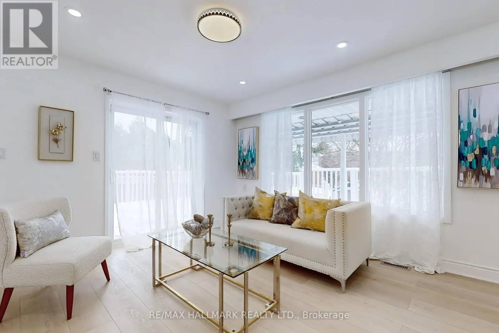 696 JASMINE CRESCENT