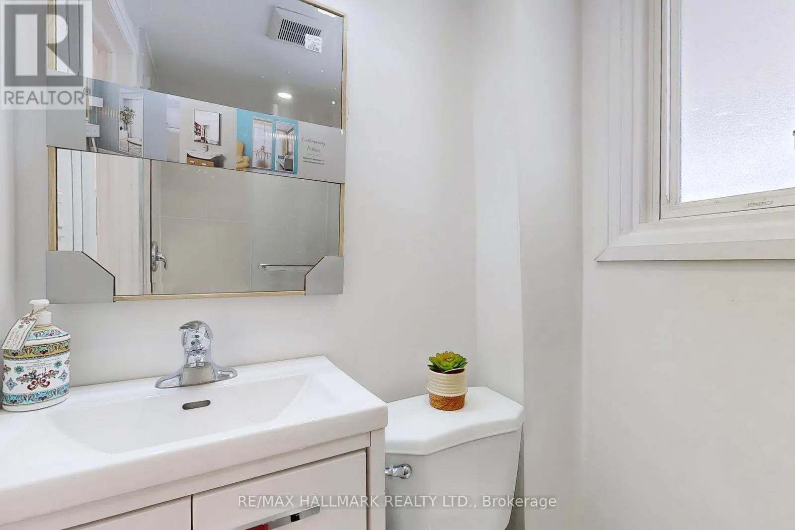696 JASMINE CRESCENT