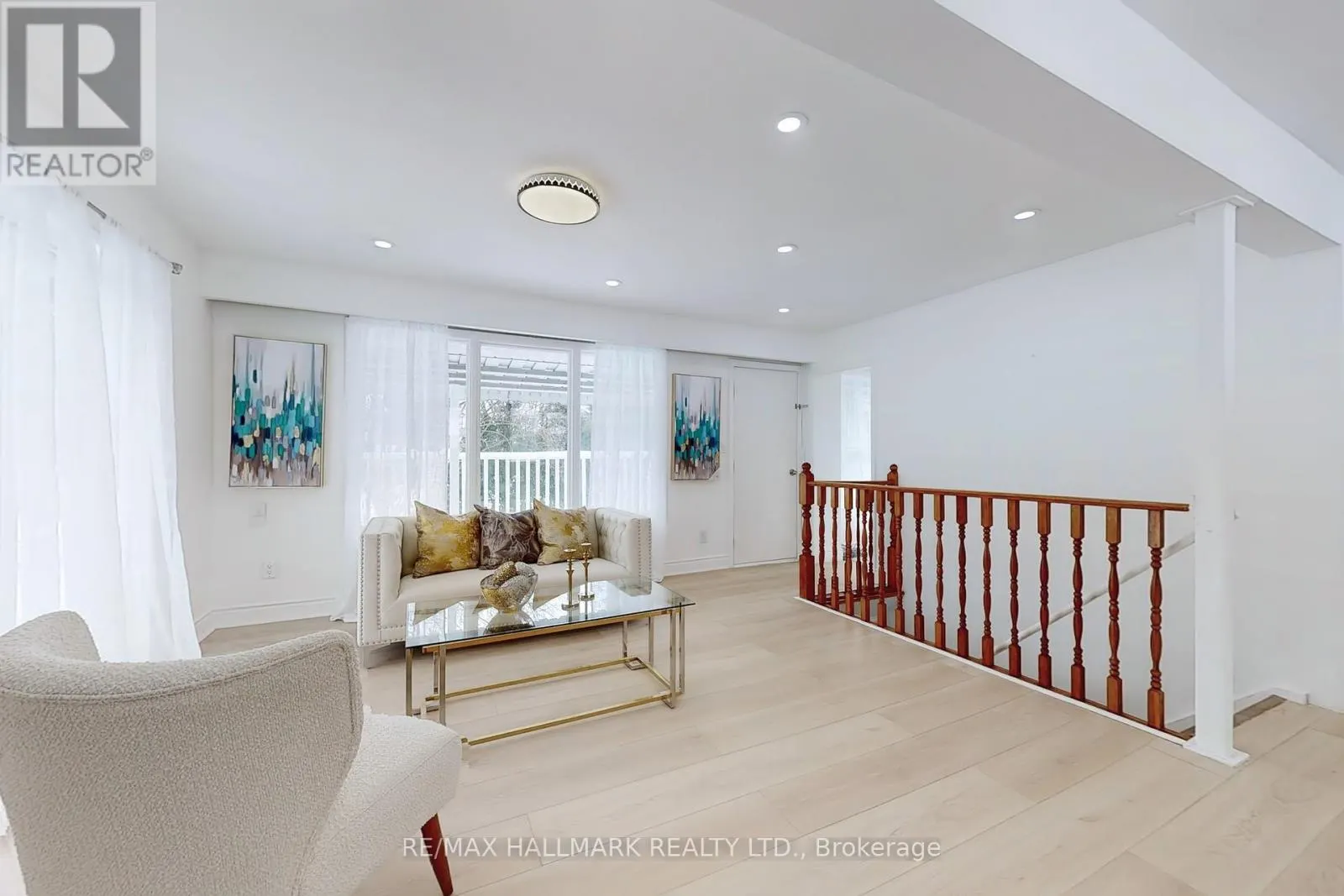 696 JASMINE CRESCENT