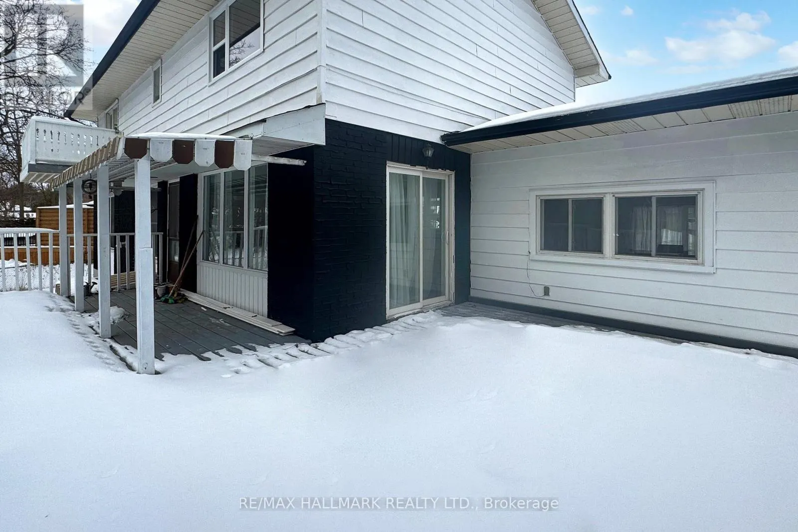 696 JASMINE CRESCENT