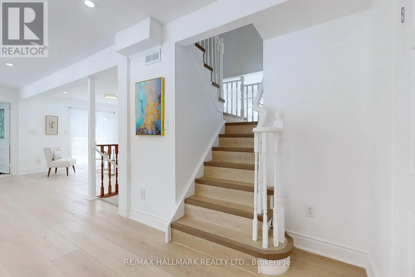 696 JASMINE CRESCENT