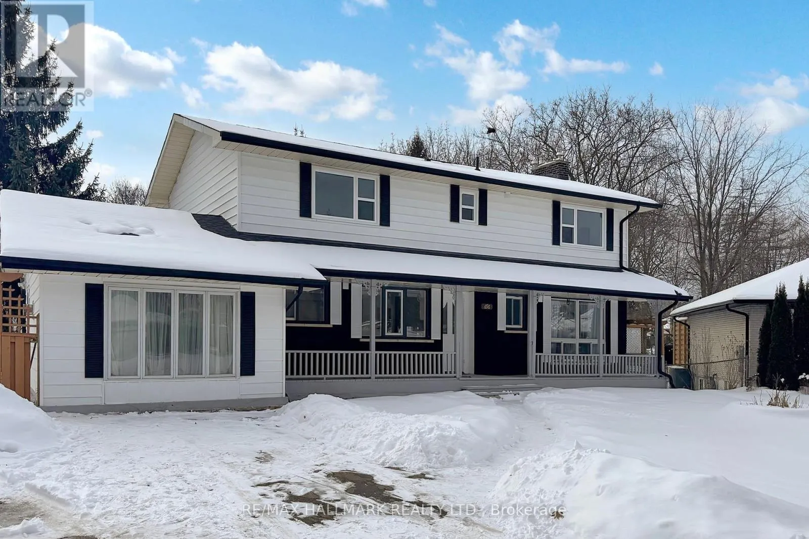 696 JASMINE CRESCENT