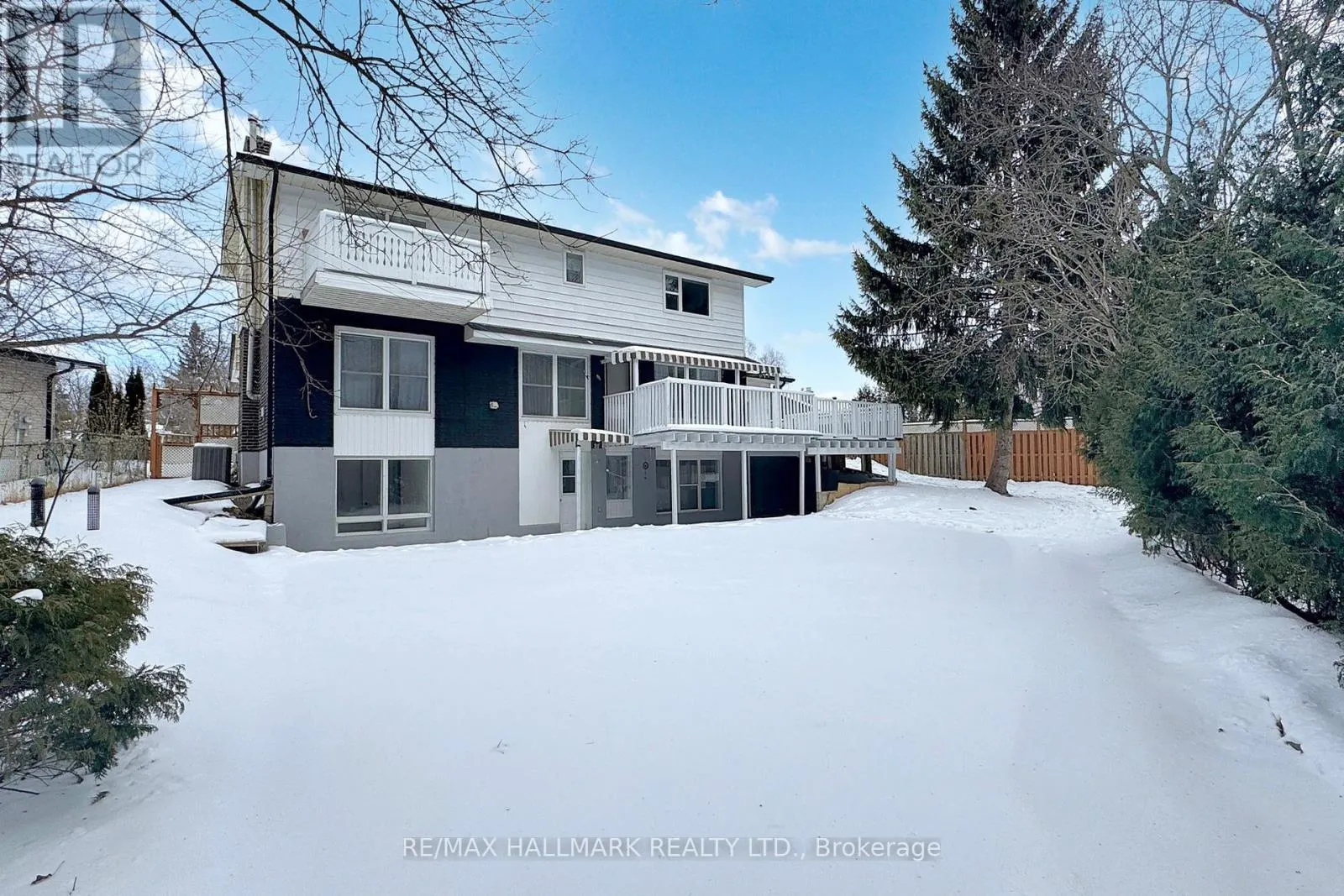 696 JASMINE CRESCENT
