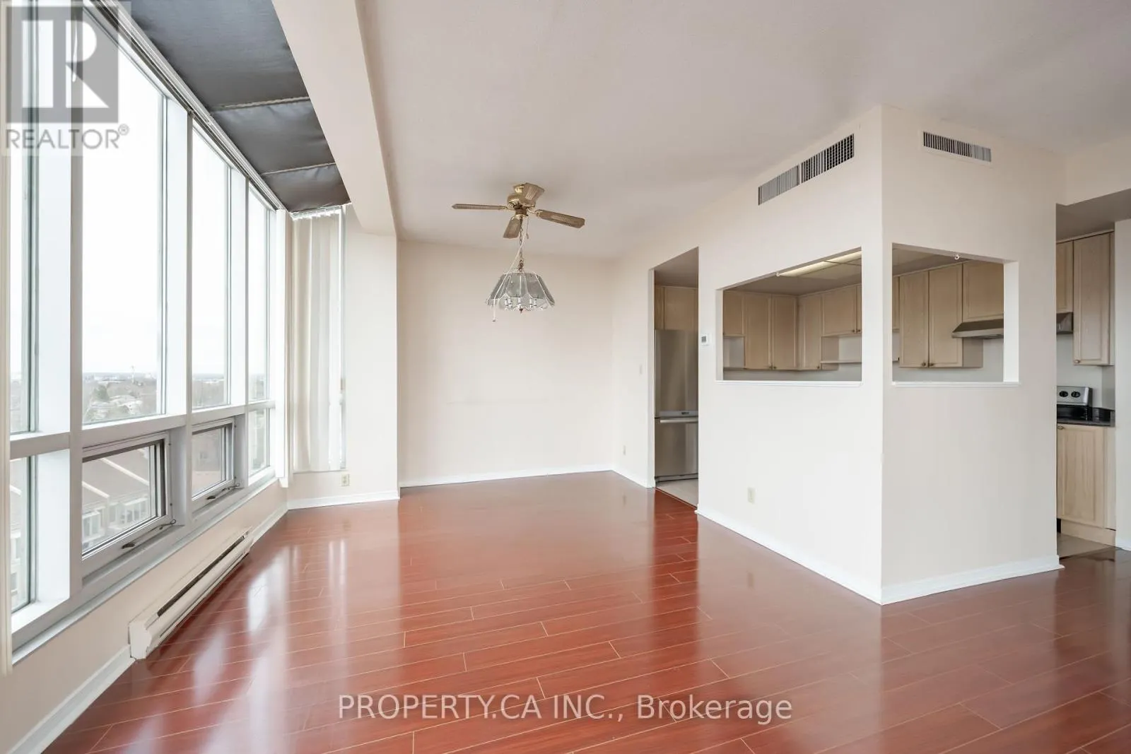 812 - 25 CUMBERLAND LANE