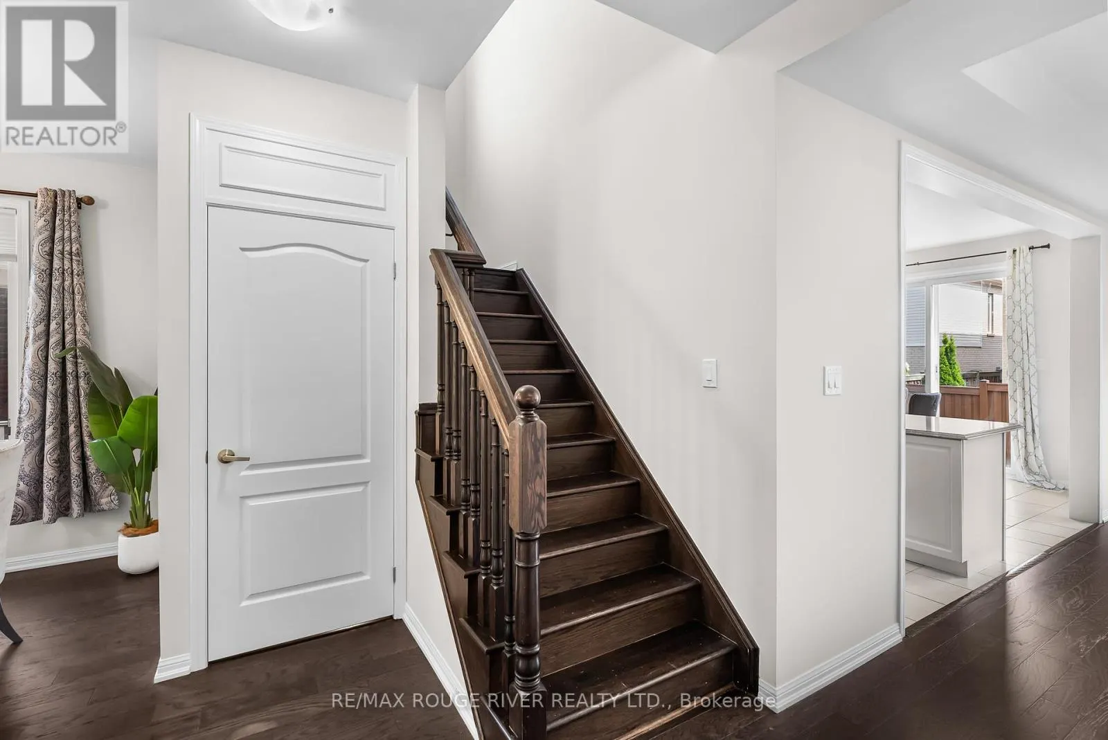 1862 PARKHURST CRESCENT