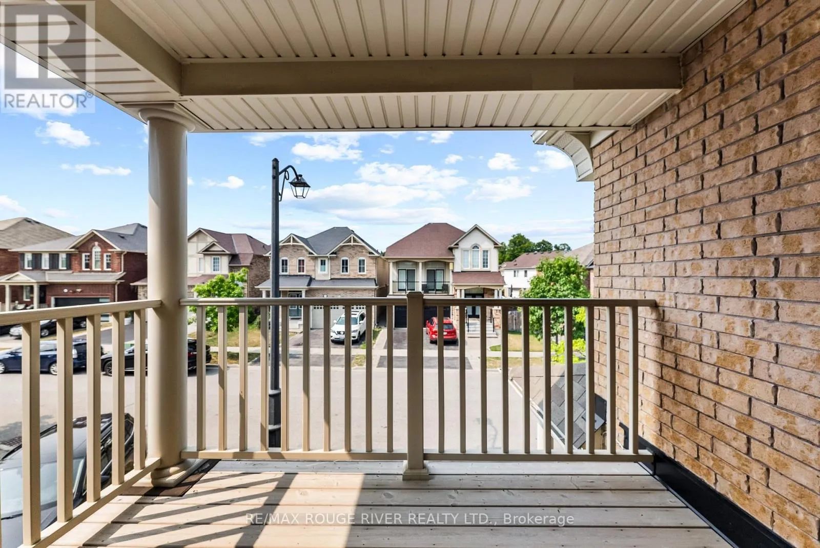 1862 PARKHURST CRESCENT