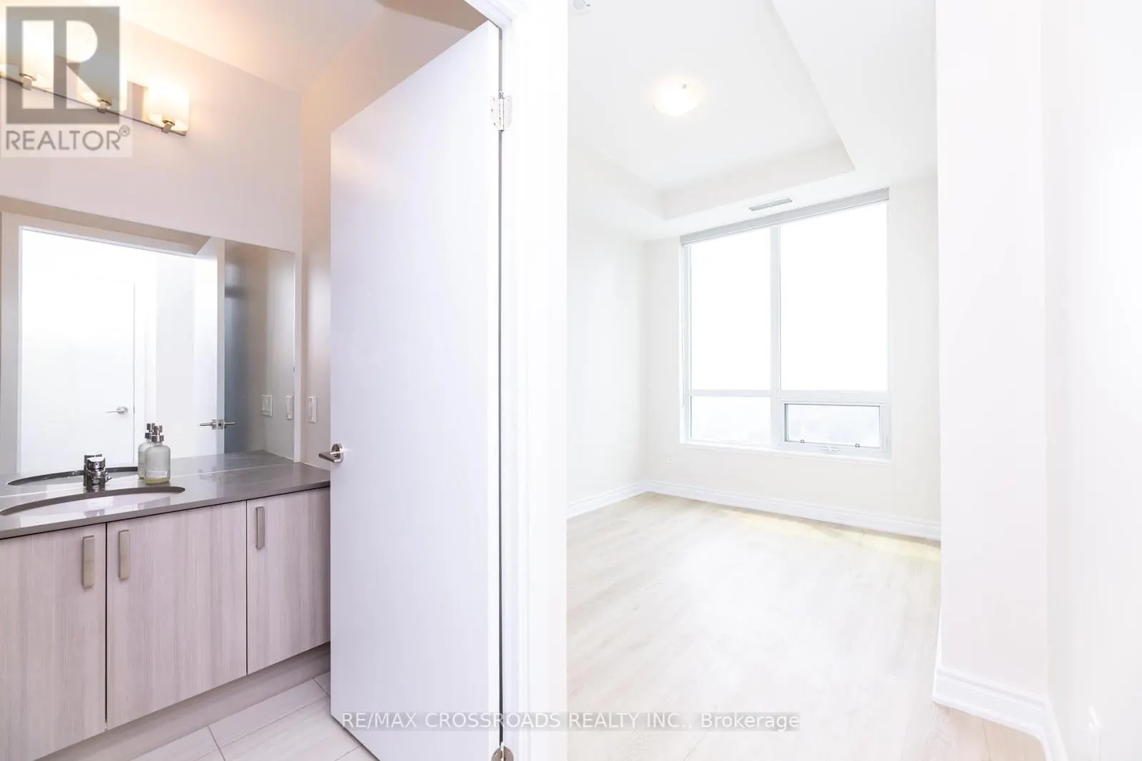 1701 - 1480 BAYLY STREET