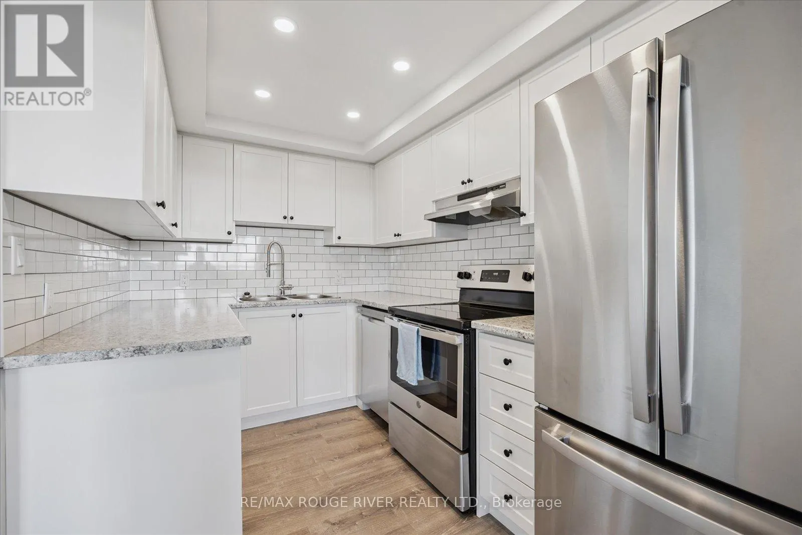 601 - 144 QUEEN STREET, #601