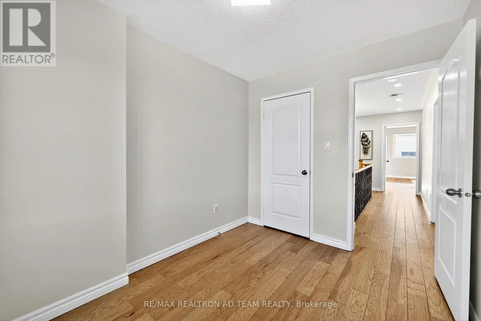 34 UNSWORTH CRESCENT