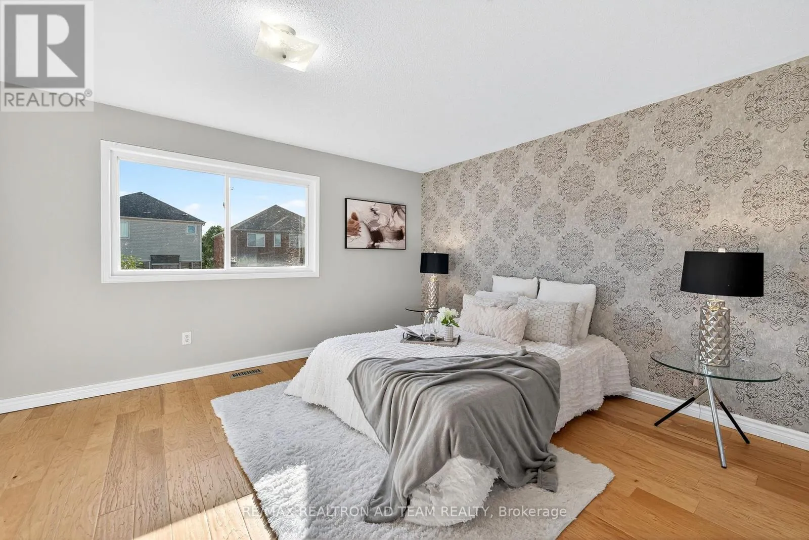 34 UNSWORTH CRESCENT