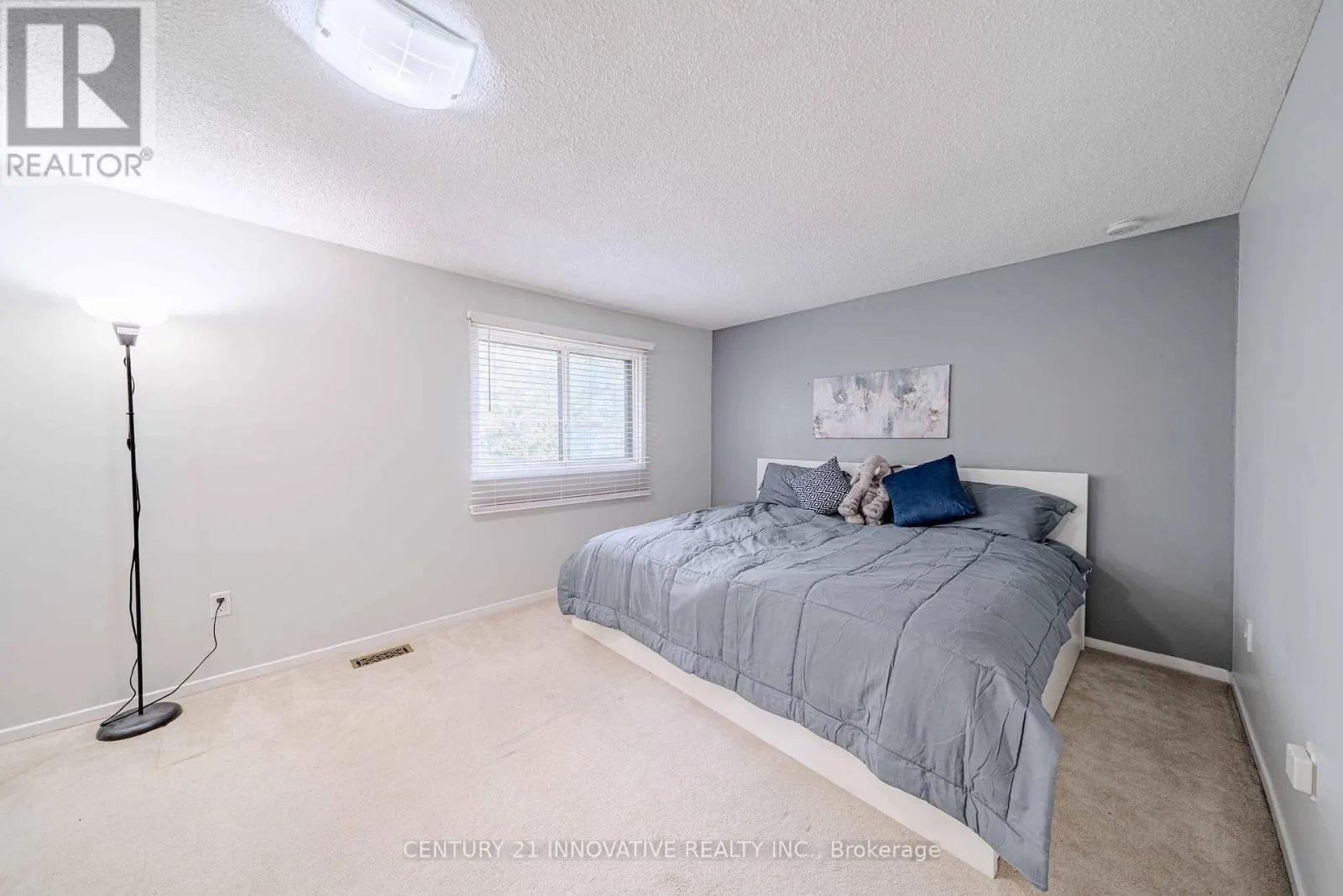 1764 LISTOWELL CRESCENT