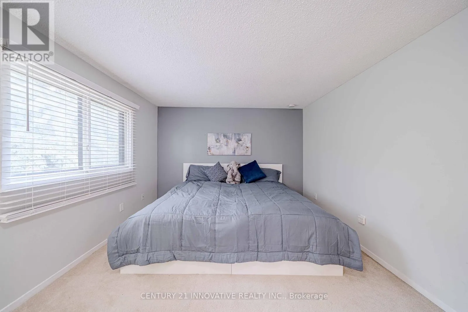 1764 LISTOWELL CRESCENT