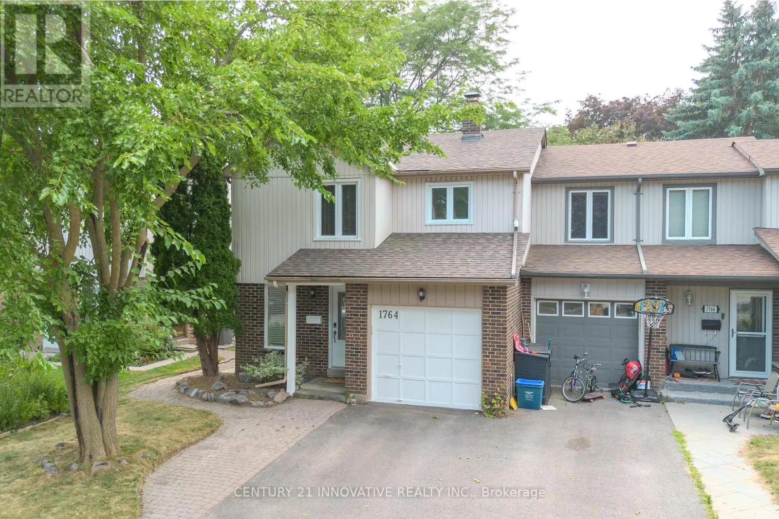 1764 LISTOWELL CRESCENT