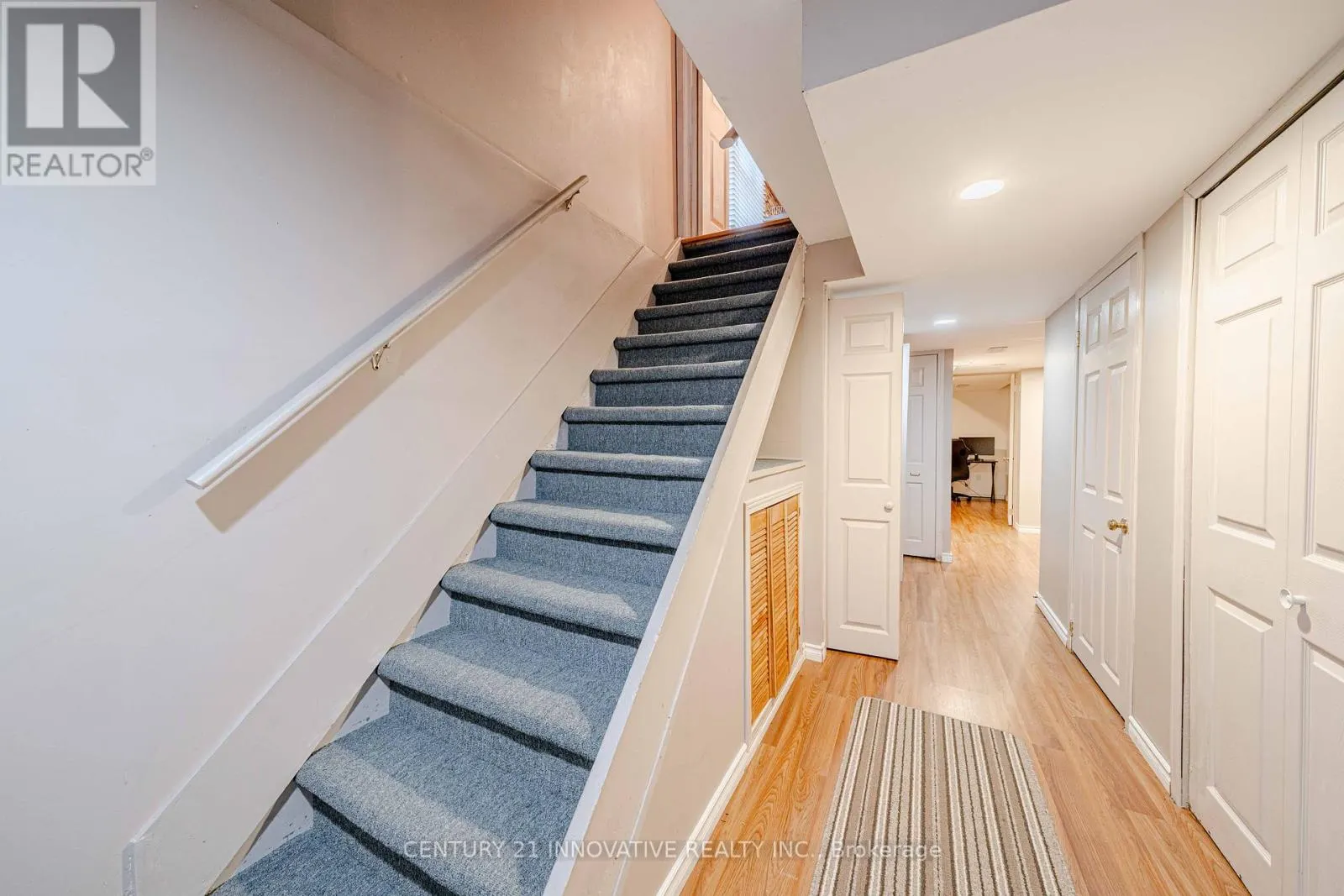 1764 LISTOWELL CRESCENT