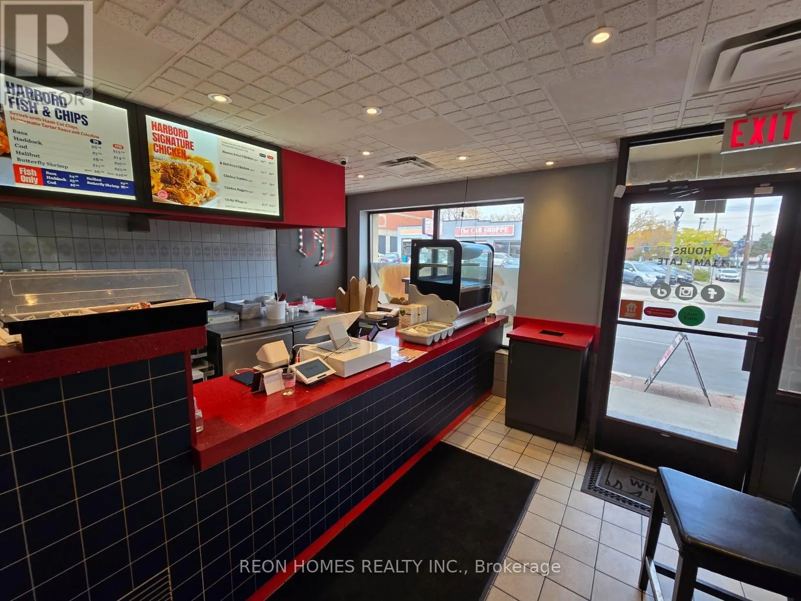 201 DUNDAS STREET W
