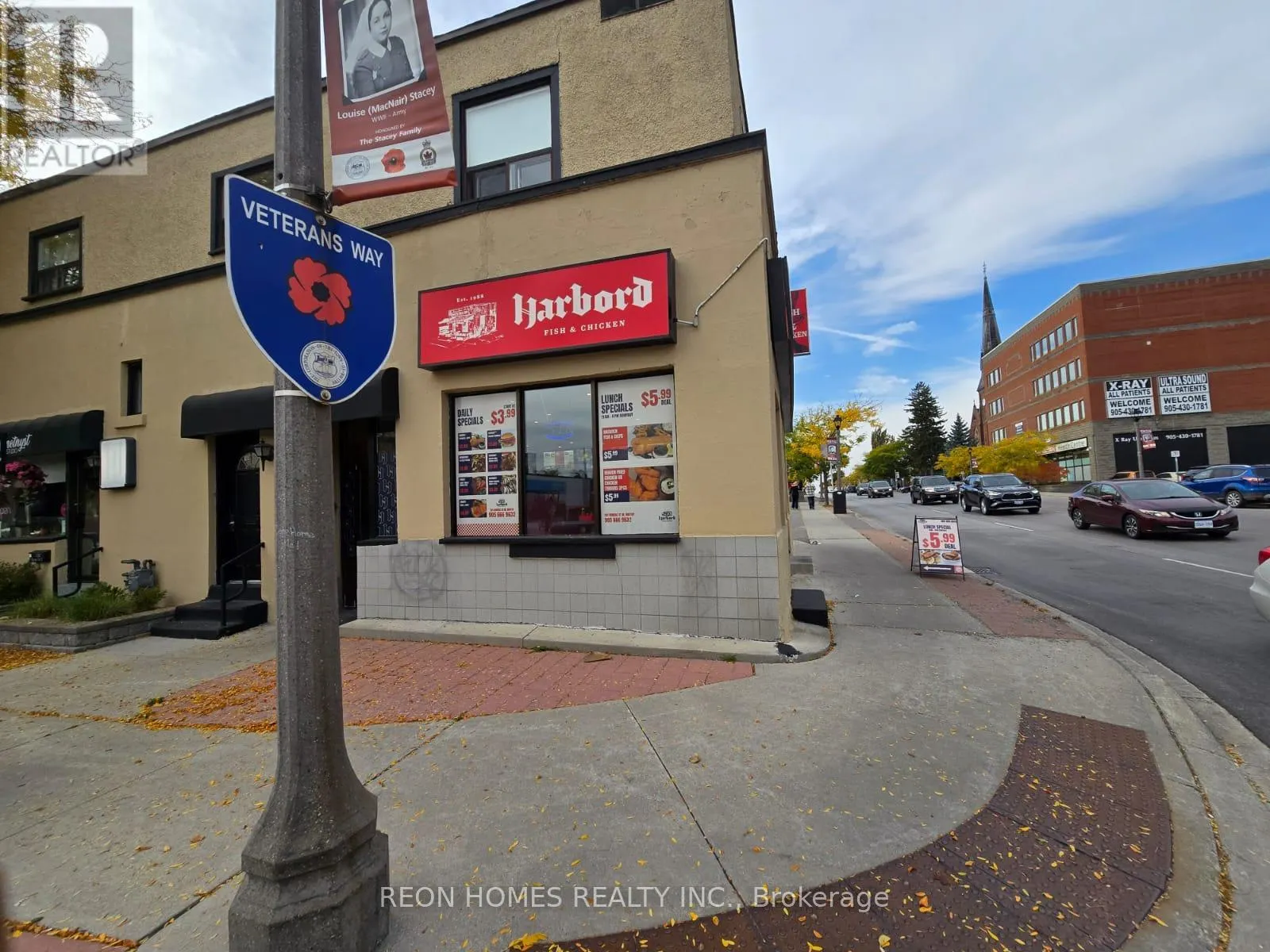 201 DUNDAS STREET W